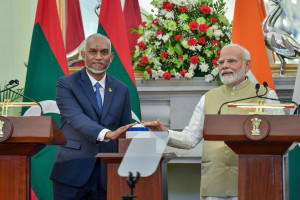 މޯދީ ހުންނެވީ ރާއްޖެ ވަޑައިގެންނެވޭތީ އުފަލުން