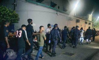 ކެފޭއެއްގައި ގަވާއިދާ ހިލާފަށް އުޅުނު 11 ބިދޭސީން ހައްޔަރުކޮށްފި