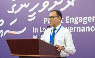 ލާމަރުކަޒީ ނިޒާމު އިތުރު ހަރުފަތަކަށް ގެންދިއުމަަށް ޑރ. މުއިއްޒު އަށް ދެވަނަ ދައުރެއް ދޭންޖެހޭ: އާދަމް ޝަރީފް