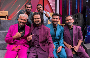 އުފަލުގެ ކަރުނައިން ލޯތައް ތެންމާލައި، ޓޫ އޮފް އަސް ފައިނަލަށް