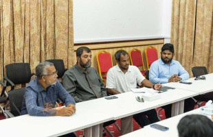 މާޅޮހުގެ ގޮނޑުދޮށް ގިރުމުގެ މައްސަލައަށް ހައްލެއް ހޯދުމަށް މިނިސްޓަރ އަރިހަށް