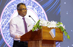 ލާމަރުކަޒީ ނިޒާމަށް އަންނަޖެހޭ އެންމެ ބޮޑު ބަދަލަކީ ކައުންސިލްތަކަށް އިގްތިސާދީ ބާރުވެރިކަން ލިބުން: މޭޔަރ އާޒިމް