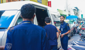 ގަރާޖެއް ބަލައި ފާސްކޮށް 2 ބިދޭސީން އިމިގްރޭޝަންގެ ބެލުމުގެ ދަަށަށް