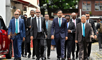 ރައީސްގެ ހުއްދަ ނެތި ވަޒީރުންނާއި ސަރުކާރު ކުންފުނިތަކުގެ ވެރިން މަޖިލީހަށް ހާޟިރު ނުކުރަން އެންގި އަޑުތަކެއް