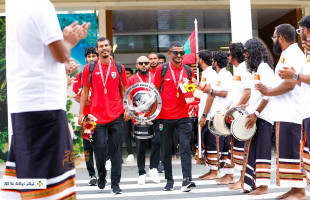 ސައުތު އޭޝިއަން ސުޕަރ ކަޕް ކާމިޔާބުކުރި ގައުމީ ޓީމަށް ރާއްޖެއިން ހޫނު މަރުހަބާއެއް