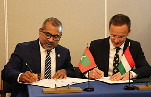 ހަނގޭރީން ސްކޮލަރޝިޕް ހޯދައިދިނުމަށް ފަހުމުނާމާއެއްގައި ސޮއިކޮށްފި